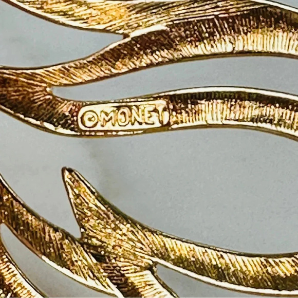 Vintage Leaf Brooches 2 Pins Monet Kramer Signed Gold Tone Pearl - Picture 3 of 11